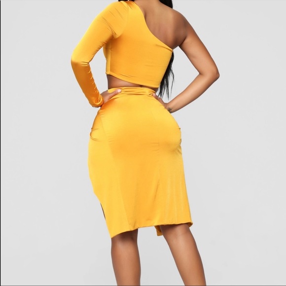 Mustard skirt set- size XL fits like a medium - Picture 2 of 3
